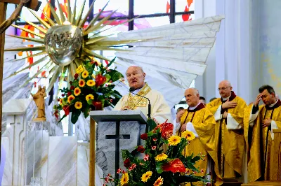 W niedzielę 7 czerwca podczas Mszy Świętej o godz. 12.00 we wspólnocie parafialnej dziękowaliśmy Panu Bogu za 60 lat kapłaństwa ks. inf. Stanisława Maca - pierwszego proboszcza i budowniczego naszej Katedry. fot. Joanna Prasoł, Andrzej Kotowicz