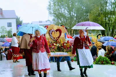 Jak co roku, w ostatnią niedzielę sierpnia w Rzeszowie odbyły się dożynki diecezjalne. Uroczystość była okazją dziękczynienia za tegoroczne plony, na które rolnicy z trudem pracowali przez cały rok. fot. Andrzej Kotowicz