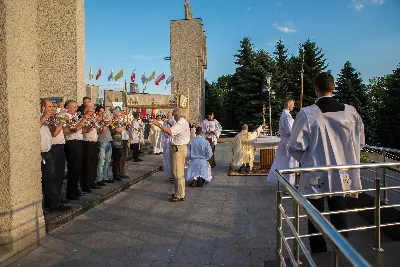 W piątek 28 czerwca obchodziliśmy Uroczystość Najświętszego Serca Pana Jezusa. Jest to nasze święto patronalne złączone z możliwością zyskania odpustu zupełnego. Uroczystej sumie odpustowej przewodniczył bp Edward Białogłowski. Kaznodzieją odpustowym był ks. dr Łukasz Hendzel. fot.: www.facebook.com/Fotografiarzeszow https://fotografiarzeszow.com.pl/