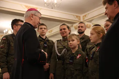 W liturgiczne wspomnienie św. Jana Apostoła (27 grudnia) w katedrze rzeszowskiej celebrowano Eucharystię, której przewodniczył bp Jan Wątroba. Mszę św. koncelebrował abp Edward Nowak, bp Edward Białogłowski, a także ok. 60 kapłanów, którzy wraz z przedstawicielami wspólnot, stowarzyszeń i instytucji modlili się w intencji Biskupa Rzeszowskiego z okazji jego imienin.
Homilię wygłosił ks. Janusz Kosior, proboszcz parafii pw. św. Jadwigi Królowej w Rzeszowie.
Na zakończenie Mszy św. bp Jan Wątroba podziękował za modlitwę i życzenia. 
fot. ks. Jakub Oczkowicz
