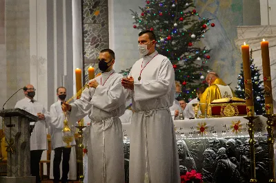 Pasterce w naszej Katedrze przewodniczył ks. Krzysztof Gołąbek - proboszcz.  fot. Andrzej Kotowicz