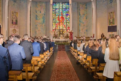 23 kwietnia 2022 r. młodzież naszej parafii przyjęła sakrament bierzmowania z rąk bpa Jana Wątroby.
fot. Stanisław Dykiel