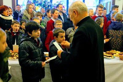 26 grudnia o godz. 12.00 Mszy Świętej w naszej Katedrze przewodniczył Ks. Bp Kazimierz Górny. Podczas Mszy Świętej śpiewał chór katedralny Pueri Cantores Resovienses. Po Mszy Świętej Ksiądz Biskup wraz z chórzystami dzielili się opłatkiem.
fot. Andrzej Kotowicz