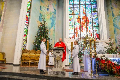 26 grudnia o godz. 12.00 Mszy Świętej w naszej Katedrze przewodniczył Ks. Bp Edward Białogłowski. Podczas Mszy Świętej śpiewał chór katedralny Pueri Cantores Resovienses. Po Mszy Świętej Ksiądz Biskup wraz z chórzystami dzielili się opłatkiem. fot. Fotografiarzeszow