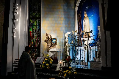 W czwartek (7 grudnia) w wigilię Niepokalanego Poczęcia NMP modliliśmy się śpiewem Akatystu ku czci Bogurodzicy. Śpiew prowadziła Katedralna Schola Liturgiczna pod dyrekcją ks. Juliana Wybrańca. Nabożeństwu przewodniczył ks. Jakub Oczkowicz.
fot. Tomasz Chrobak