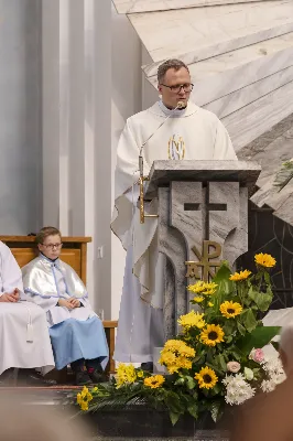 13 października 2022 r. w kościele katedralnym w Rzeszowie odbyło się ostatnie w tym roku Nabożeństwo Fatimskie. Mszy Świętej przewodniczył ks. Andrzej Szpaczyński, ojciec duchowny Wyższego Seminarium Duchownego w Rzeszowie, zaś homilię wygłosił ks. Adam Kubiś, rektor seminarium. W liturgii wzięli udział alumni rzeszowskiego seminarium. 
fot. Joanna Prasoł