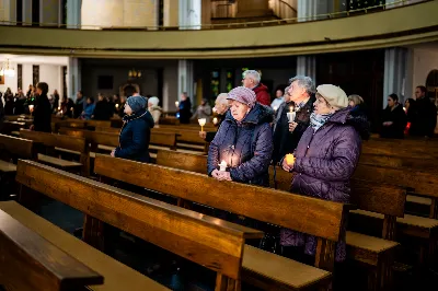 W czwartek (7 grudnia) w wigilię Niepokalanego Poczęcia NMP modliliśmy się śpiewem Akatystu ku czci Bogurodzicy. Śpiew prowadziła Katedralna Schola Liturgiczna pod dyrekcją ks. Juliana Wybrańca. Nabożeństwu przewodniczył ks. Jakub Oczkowicz.
fot. Tomasz Chrobak