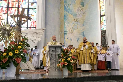 W niedzielę 7 czerwca podczas Mszy Świętej o godz. 12.00 we wspólnocie parafialnej dziękowaliśmy Panu Bogu za 60 lat kapłaństwa ks. inf. Stanisława Maca - pierwszego proboszcza i budowniczego naszej Katedry. fot. Joanna Prasoł, Andrzej Kotowicz