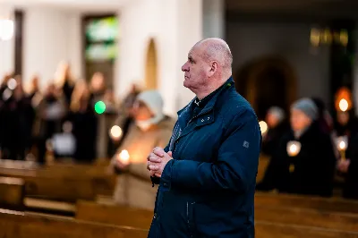 W czwartek (7 grudnia) w wigilię Niepokalanego Poczęcia NMP modliliśmy się śpiewem Akatystu ku czci Bogurodzicy. Śpiew prowadziła Katedralna Schola Liturgiczna pod dyrekcją ks. Juliana Wybrańca. Nabożeństwu przewodniczył ks. Jakub Oczkowicz.
fot. Tomasz Chrobak