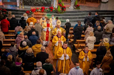 W Niedzielę Świętej Rodziny Mszy Świętej o godz. 12.00 przewodniczył bp Edward Białogłowski. Eucharystię uświetnił śpiewem kolęd Katedralny Chór Chłopięco-Męski Pueri Cantores Resovienses. fot. Paulina Lęcznar