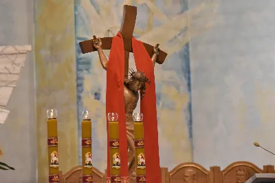 W czwartek, 24 kwietnia w Katedrze Rzeszowskiej bp Jan Wątroba odprawił Mszę św. w intencji zmarłego w Poniedziałek Wielkanocny papieża Franciszka.
fot. ks. Jakub Oczkowicz