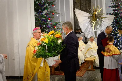 27 grudnia 2020 r., w Święto Świętej Rodziny: Jezusa, Maryi i Józefa, w katedrze rzeszowskiej duchowni i świeccy modlili się w intencji bp. Jana Wątroby w dniu imienin. Eucharystię, której przewodniczył Solenizant, koncelebrowali: bp Kazimierz Górny, bp Edward Białogłowski oraz blisko 30 księży.  fot. Andrzej Kotowicz