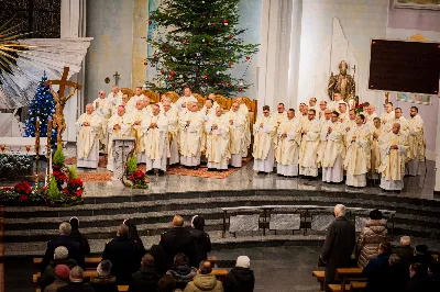 W poniedziałek 27 grudnia 2021 r. w naszej Katedrze duchowni i świeccy modlili się w intencji bpa Jana Wątroby w dniu imienin.  fot. Paulina Lęcznar