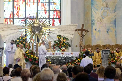 W niedzielę 7 czerwca podczas Mszy Świętej o godz. 12.00 we wspólnocie parafialnej dziękowaliśmy Panu Bogu za 60 lat kapłaństwa ks. inf. Stanisława Maca - pierwszego proboszcza i budowniczego naszej Katedry. fot. Joanna Prasoł, Andrzej Kotowicz