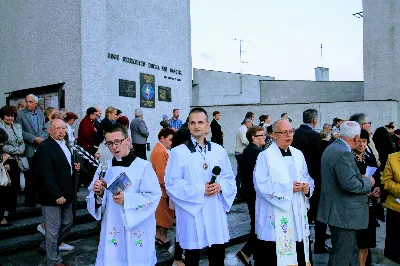 Mszy Świętej przewodniczył ks. Jerzy Buczek. Homilię wygłosił ks. Tomasz Bać. Śpiew prowadził chór Alba Cantans, którym dyrygowała Kornelia Ignas.