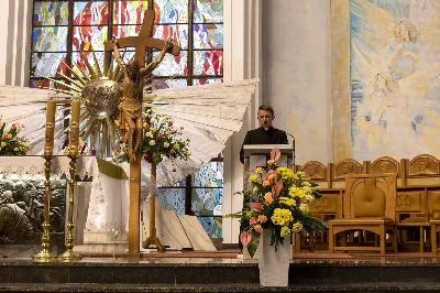 W niedzielę (11 lipca 2021 r.) w naszej Katedrze odbył się pierwszy w tym roku koncert w ramach Podkarpackiego Festiwalu Organowego. Przy organach zasiadł Jesús Sampedro.  Po raz pierwszy w bogatej historii festiwalu usłyszeliśmy artystę z Hiszpanii! Nieczęsto do tej pory zdarzała się także możliwość wysłuchania iberyjskiej muzyki organowej, pełnej temperamentu, zmiennych nastrojów, osobliwej rytmiki i melodyki. Oprócz dzieł hiszpańskich kompozytorów, nasz hiszpański gość wykonał także utwory Johanna Sebastiana Bacha i mistrzów francuskich. Było więc międzynarodowo, wielobarwnie i wielostylistycznie.  Serdecznie gratulujemy! fot. Joanna Prasoł dla Fundacja Promocji Kultury i Sztuki ARS PRO ARTE