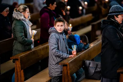 W czwartek (7 grudnia) w wigilię Niepokalanego Poczęcia NMP modliliśmy się śpiewem Akatystu ku czci Bogurodzicy. Śpiew prowadziła Katedralna Schola Liturgiczna pod dyrekcją ks. Juliana Wybrańca. Nabożeństwu przewodniczył ks. Jakub Oczkowicz.
fot. Tomasz Chrobak