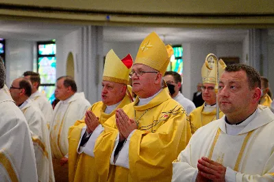 We wtorek 7 września w ramach Sympozjum Wykładowców Liturgiki na Wydziałach Teologicznych i w Wyższych Seminariach Duchownych, które w dniach 7-9 września odbywało się w Rzeszowie, została odprawiona Msza Święta w naszej Katedrze, której przewodniczył bp Jan Wątroba. fot. Andrzej Kotowicz