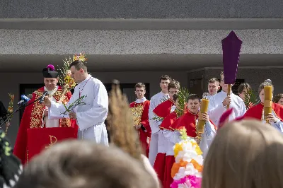 W Niedzielę Palmową uroczystej Mszy Świętej z procesją z palmami przewodniczył ks. Krzysztof Gołąbek - proboszcz Katedry. Po Mszy Świętej odbył się konkurs na najpiękniejszą palmę. Wygrała palma przygotowana przez młodzież z katedralnej Oazy. Choć zwycięzca mógł być tylko jeden, to każda z zaprezentowanych palm została doceniona.  fot. Joanna Prasoł