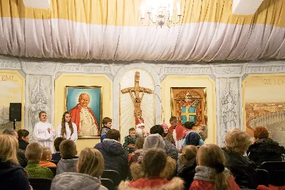 W liturgiczne święto św. Jana Apostoła i Ewangelisty, w katedrze rzeszowskiej duchowni i świeccy modlili się w intencji bp. Jana Wątroby. Eucharystię, której przewodniczył Solenizant, koncelebrowali: bp Kazimierz Górny, bp Edward Białogłowski oraz 56 księży.  fot. Dariusz Kamiński (https://fotografiarzeszow.com.pl)