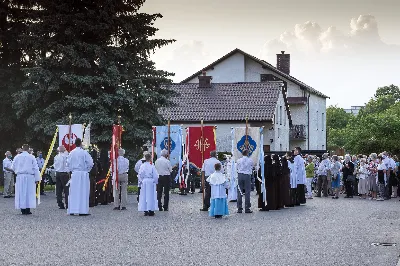 W sobotę 13 czerwca przeżywaliśmy uroczyste Nabożeństwo Fatimskie. Naszym modlitwom przewodniczył ks. Krzysztof Gołąbek - proboszcz naszej Katedry. Homilię wygłosił ks. dr Krzysztof Golas. O godz. 18.40 zostały przedstawione prośby i podziękowania do Matki Bożej Fatimskiej, w intencji których sprawowana była także Msza Święta. Po Mszy Świętej wyruszyła procesja z figurą Matki Bożej. Nabożeństwo zakończył Apel Jasnogórski.  fot. Joanna Prasoł