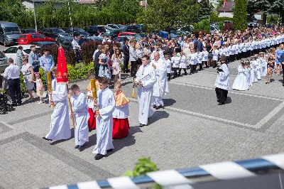 W niedzielę 13 maja 2018 r. 139 dzieci przyjęło w Katedrze Rzeszowskiej I Komunię Świętą. Mszy Świętej przewodniczył proboszcz Katedry ks. Krzysztof Gołąbek. Za przygotowanie dzieci do I Komunii Świętej odpowiadali: s. Karola oraz ks. Julian. fot. Grzegorz Slemp Photography