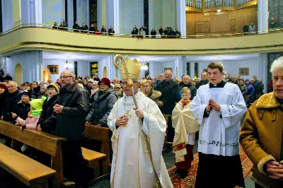 Mszy Świętej na zakończenie roku kalendarzowego i nabożeństwu dziękczynno-błagalnemu przewodniczył bp Jan Wątroba. fot. Andrzej Kotowicz