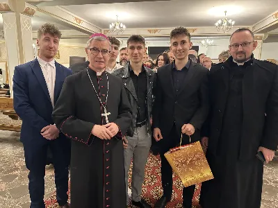 W liturgiczne wspomnienie św. Jana Apostoła (27.12) bp Jan Wątroba przewodniczył Mszy św. w katedrze rzeszowskiej. Eucharystię koncelebrowali abp Edward Nowak, bp Edward Białogłowski, bp Kazimierz Górny, a także ponad 60 kapłanów, którzy wraz z wiernymi modlili się w intencji Biskupa Rzeszowskiego z okazji jego imienin.