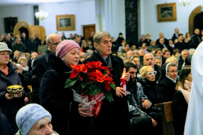 Pasterce w naszej Katedrze przewodniczył bp Jan Wątroba. Czuwanie przed Pasterką prowadziła młodzież naszej parafii. fot. Fotografiarzeszow