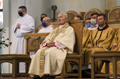 W niedzielę 7 czerwca podczas Mszy Świętej o godz. 12.00 we wspólnocie parafialnej dziękowaliśmy Panu Bogu za 60 lat kapłaństwa ks. inf. Stanisława Maca - pierwszego proboszcza i budowniczego naszej Katedry. fot. Joanna Prasoł, Andrzej Kotowicz