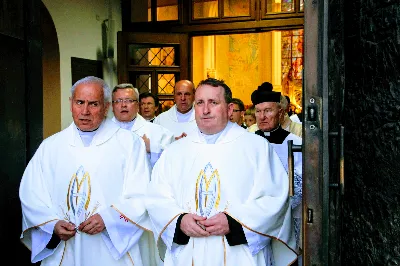 Mszy Świętej przewodniczył ks. Jerzy Buczek. Homilię wygłosił ks. Tomasz Bać. Śpiew prowadził chór Alba Cantans, którym dyrygowała Kornelia Ignas.