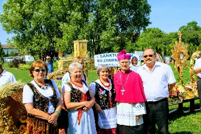 W niedzielę 25.08.2019 r. przy Katedrze Rzeszowskiej odbyły się Dożynki Diecezjalne. Do Parku Papieskiego przyjechało 73 delegacje z wieńcami dożynkowymi. fot. Andrzej Kotowicz