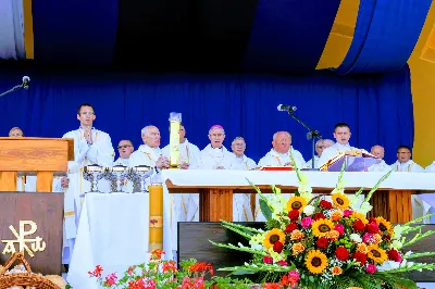 W niedzielę 25.08.2019 r. przy Katedrze Rzeszowskiej odbyły się Dożynki Diecezjalne. Do Parku Papieskiego przyjechało 73 delegacje z wieńcami dożynkowymi. fot. Andrzej Kotowicz