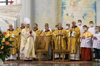 W niedzielę 7 czerwca podczas Mszy Świętej o godz. 12.00 we wspólnocie parafialnej dziękowaliśmy Panu Bogu za 60 lat kapłaństwa ks. inf. Stanisława Maca - pierwszego proboszcza i budowniczego naszej Katedry. fot. Joanna Prasoł, Andrzej Kotowicz