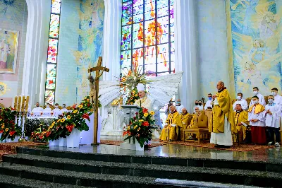 W niedzielę 7 czerwca podczas Mszy Świętej o godz. 12.00 we wspólnocie parafialnej dziękowaliśmy Panu Bogu za 60 lat kapłaństwa ks. inf. Stanisława Maca - pierwszego proboszcza i budowniczego naszej Katedry. fot. Joanna Prasoł, Andrzej Kotowicz