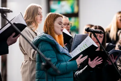 W czwartek (7 grudnia) w wigilię Niepokalanego Poczęcia NMP modliliśmy się śpiewem Akatystu ku czci Bogurodzicy. Śpiew prowadziła Katedralna Schola Liturgiczna pod dyrekcją ks. Juliana Wybrańca. Nabożeństwu przewodniczył ks. Jakub Oczkowicz.
fot. Tomasz Chrobak