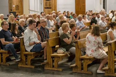 W niedzielę (7 sierpnia 2022 r.) o godz. 20.00 w naszej Katedrze odbył się kolejny koncert w ramach Podkarpackiego Festiwalu Organowego. Wystąpił jego pomysłodawca, założyciel i od 32 lat dyrektor - Marek Stefański. Koncert był również okazją do nabycia wydanej niedawno płyty "Organy Katedry Rzeszowskiej".
fot. Joanna Prasoł