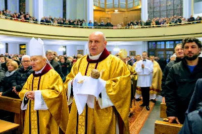 Pasterce w naszej Katedrze przewodniczył bp Jan Wątroba.  fot. Andrzej Kotowicz