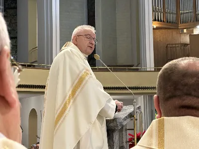 W liturgiczne wspomnienie św. Jana Apostoła (27.12) bp Jan Wątroba przewodniczył Mszy św. w katedrze rzeszowskiej. Eucharystię koncelebrowali abp Edward Nowak, bp Edward Białogłowski, bp Kazimierz Górny, a także ponad 60 kapłanów, którzy wraz z wiernymi modlili się w intencji Biskupa Rzeszowskiego z okazji jego imienin.