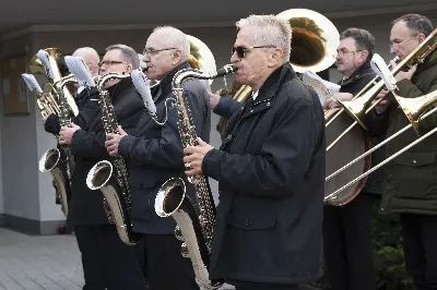 W Niedzielę Wielkanocną Mszy Świętej z procesją rezurekcyjną przewodniczył bp Edward Białogłowski.
fot. Joanna Prasoł