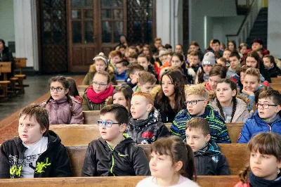 W dniach 19-21.02.2018 r. odbyły się w Katedrze Rzeszowskiej rekolekcje dla dzieci i młodzieży ze Szkoły Podstawowej nr 23 w Rzeszowie. Rekolekcje wygłosił ks. Dominik Kiełb, posługujący w parafii pw. Św. Michała Archanioła w Rzeszowie. Gościem specjalnym podczas rekolekcji był pan Andrzej Sondej - niewidomy od urodzenia organista z Kolbuszowej.