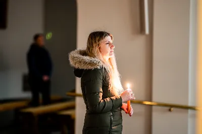 W czwartek (7 grudnia) w wigilię Niepokalanego Poczęcia NMP modliliśmy się śpiewem Akatystu ku czci Bogurodzicy. Śpiew prowadziła Katedralna Schola Liturgiczna pod dyrekcją ks. Juliana Wybrańca. Nabożeństwu przewodniczył ks. Jakub Oczkowicz.
fot. Tomasz Chrobak