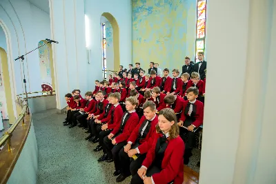 W niedzielę 3.06.2018 r. podczas Mszy Świętej o godz. 12.00 do grona chórzystów Pueri Cantores Resovienses zostało włączonych 16 chłopców.