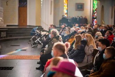 W Niedzielę Świętej Rodziny Mszy Świętej o godz. 12.00 przewodniczył bp Edward Białogłowski. Eucharystię uświetnił śpiewem kolęd Katedralny Chór Chłopięco-Męski Pueri Cantores Resovienses. fot. Paulina Lęcznar