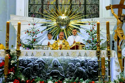 Pasterce w naszej Katedrze przewodniczył bp Jan Wątroba.  fot. Andrzej Kotowicz