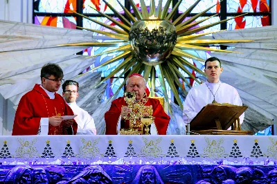 26 grudnia o godz. 12.00 Mszy Świętej w naszej Katedrze przewodniczył Ks. Bp Kazimierz Górny. Podczas Mszy Świętej śpiewał chór katedralny Pueri Cantores Resovienses. Po Mszy Świętej Ksiądz Biskup wraz z chórzystami dzielili się opłatkiem.
fot. Andrzej Kotowicz