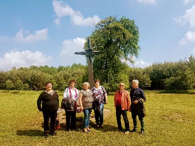 W sobotę 19 maja członkowie Stowarzyszenia Przyjaciół WSD Rzeszów wraz z opiekunem ks. Julianem wybrali się na pielgrzymkę do Tropia i Zabawy. Tropie to miejscowość związana z pierwszymi polskimi świętymi: św. Świeradem i św. Benedyktem. Natomiast w Zabawie uczciliśmy patronkę naszej diecezji bł. Karolinę.