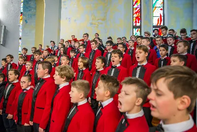 26 grudnia o godz. 12.00 Mszy Świętej w naszej Katedrze przewodniczył Ks. Bp Edward Białogłowski. Podczas Mszy Świętej śpiewał chór katedralny Pueri Cantores Resovienses. Po Mszy Świętej Ksiądz Biskup wraz z chórzystami dzielili się opłatkiem. fot. Fotografiarzeszow