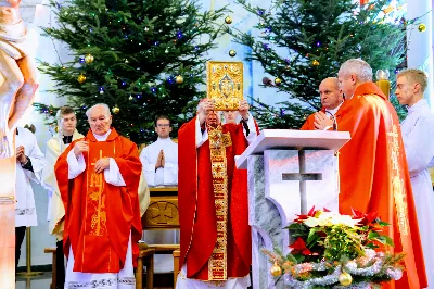 26 grudnia o godz. 12.00 Mszy Świętej w naszej Katedrze przewodniczył Ks. Bp Kazimierz Górny. Podczas Mszy Świętej śpiewał chór katedralny Pueri Cantores Resovienses. Po Mszy Świętej Ksiądz Biskup wraz z chórzystami dzielili się opłatkiem.
fot. Andrzej Kotowicz