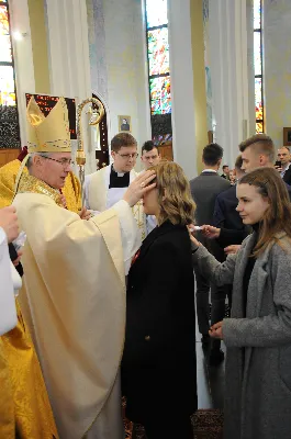 W sobotę 27.04.2019 r. podczas Mszy Świętej o godz.11.00 młodzież z Parafii Katedralnej oraz z parafii Matki Boskiej Częstochowskiej (Rzeszów-Drabinianka) otrzymała z rąk Ks. Bpa Jana Wątroby sakrament bierzmowania.